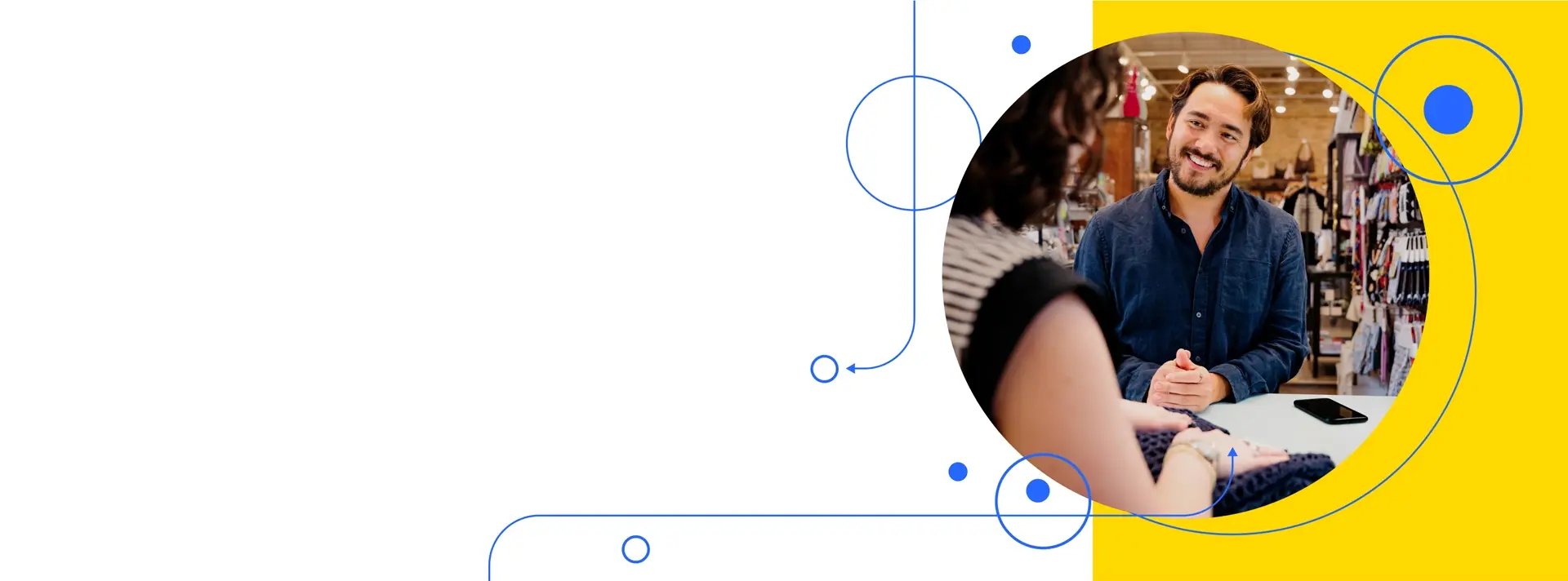 kunde bezahlt im geschäft kontaktlos und mobil an der theke